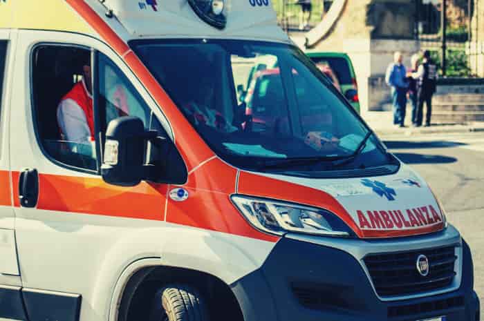 Ancora auto contro moto (o viceversa). Questa volta a Pescara. Biker 19enne in ospedale, per fortuna solo lievi ferite