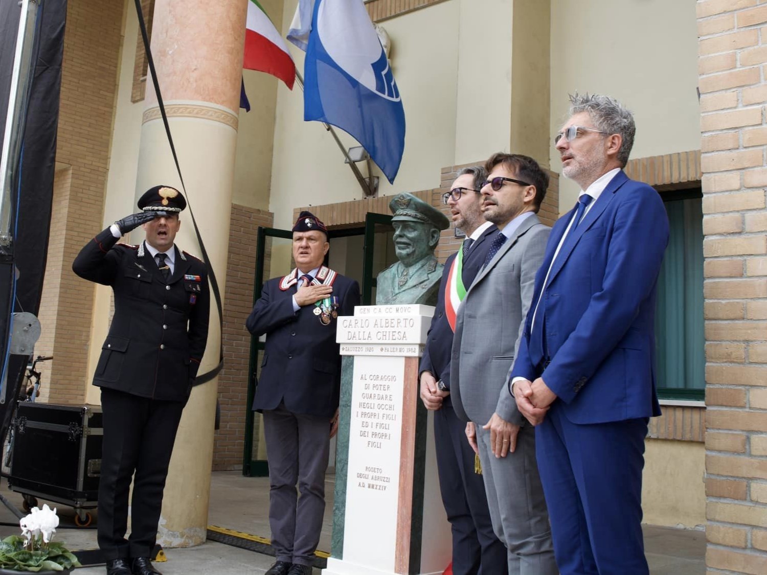 Svelato stamani a Roseto il busto in onore di Carlo Alberto Dalla Chiesa