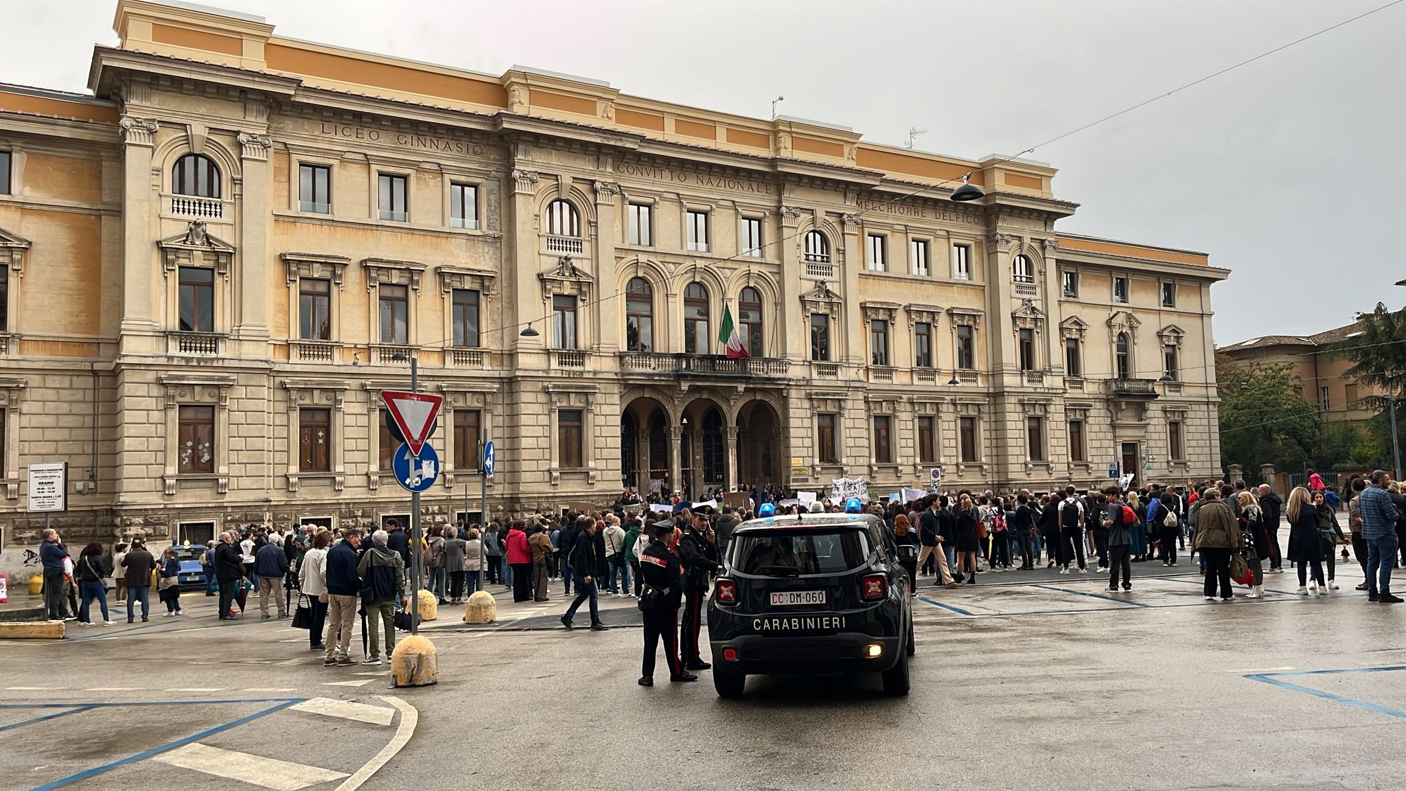 Vicenda Delfico. Comune e Provincia chiedono lo stato di emergenza
