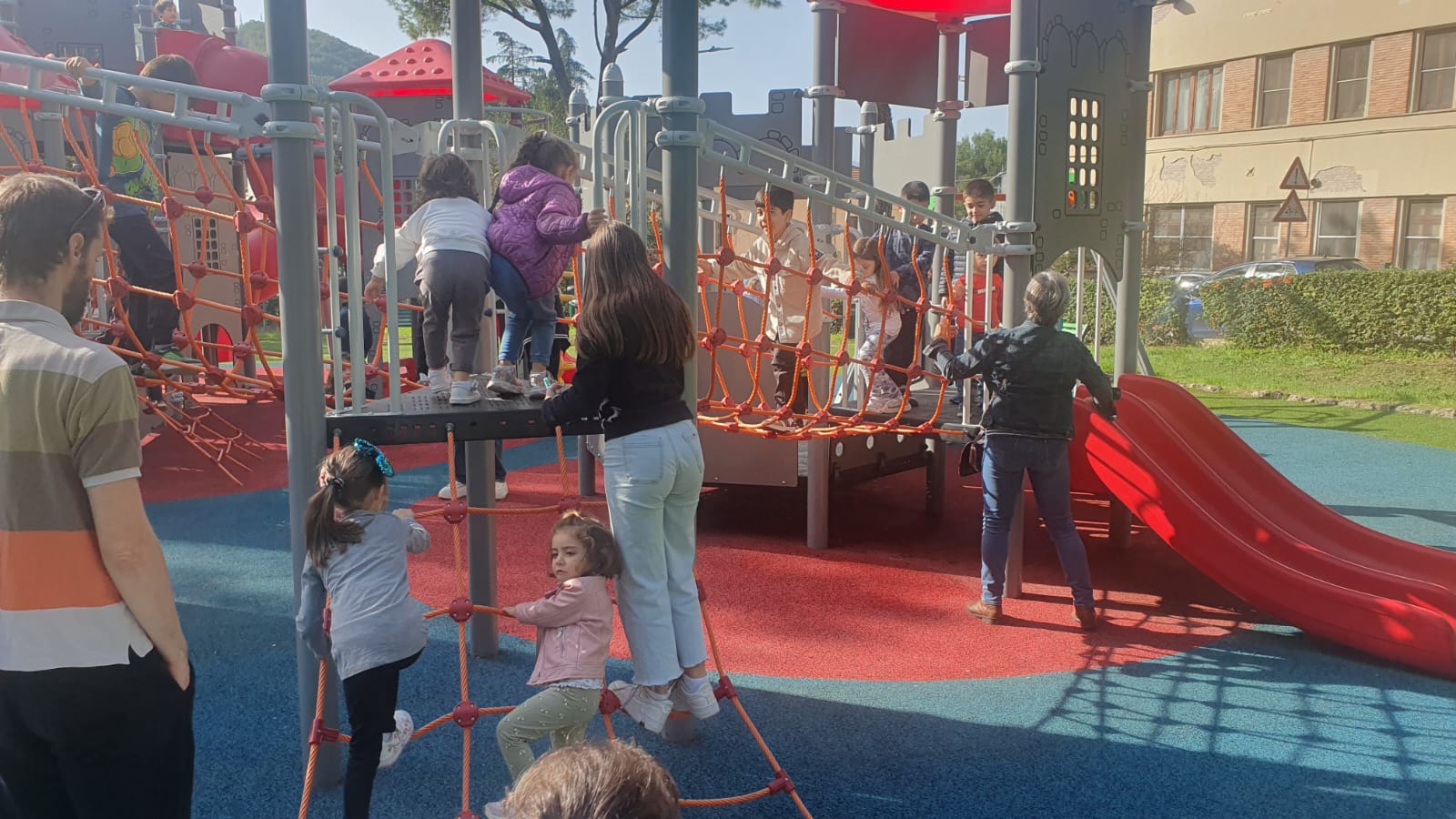 Teramo. Inaugurato il nuovo parco giochi nei giardini Micheletti