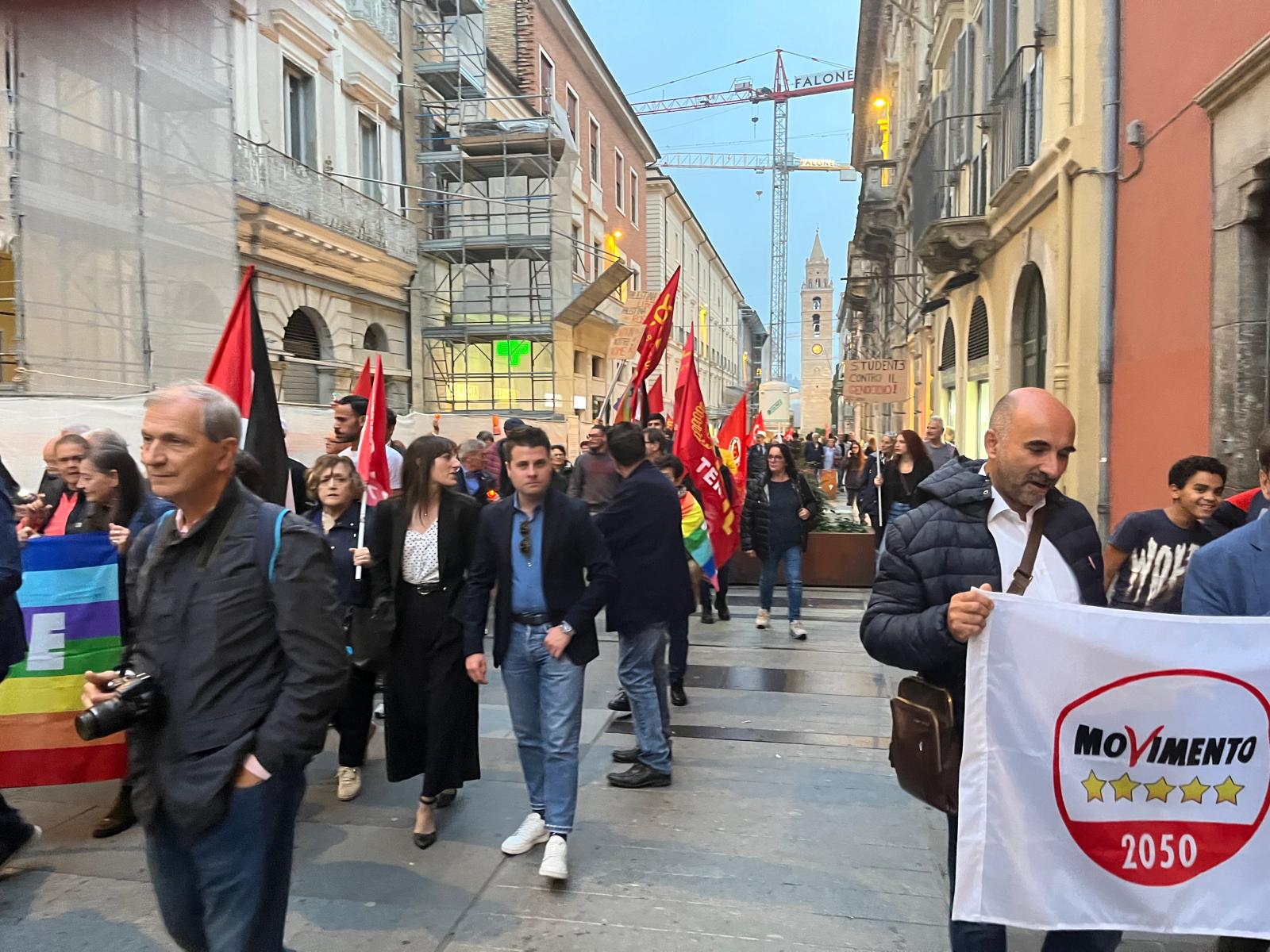 Corteo anche a Teramo “per la mobilitazione nazionale per la pace”