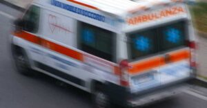 Ciclista di 58 anni ferito in un incidente. Ricoverato in codice rosso