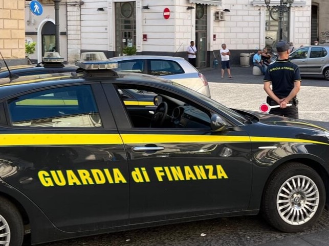 Finanziamento concesso per le fiere, ma i soldi finivano altrove