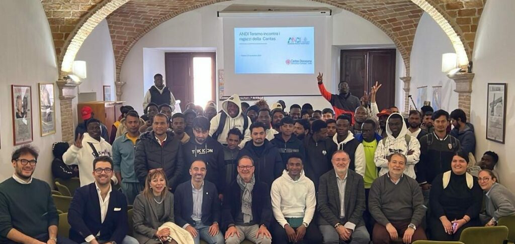 Un sorriso per tutti: dentisti donano salute orale a 100 ragazzi alla Caritas