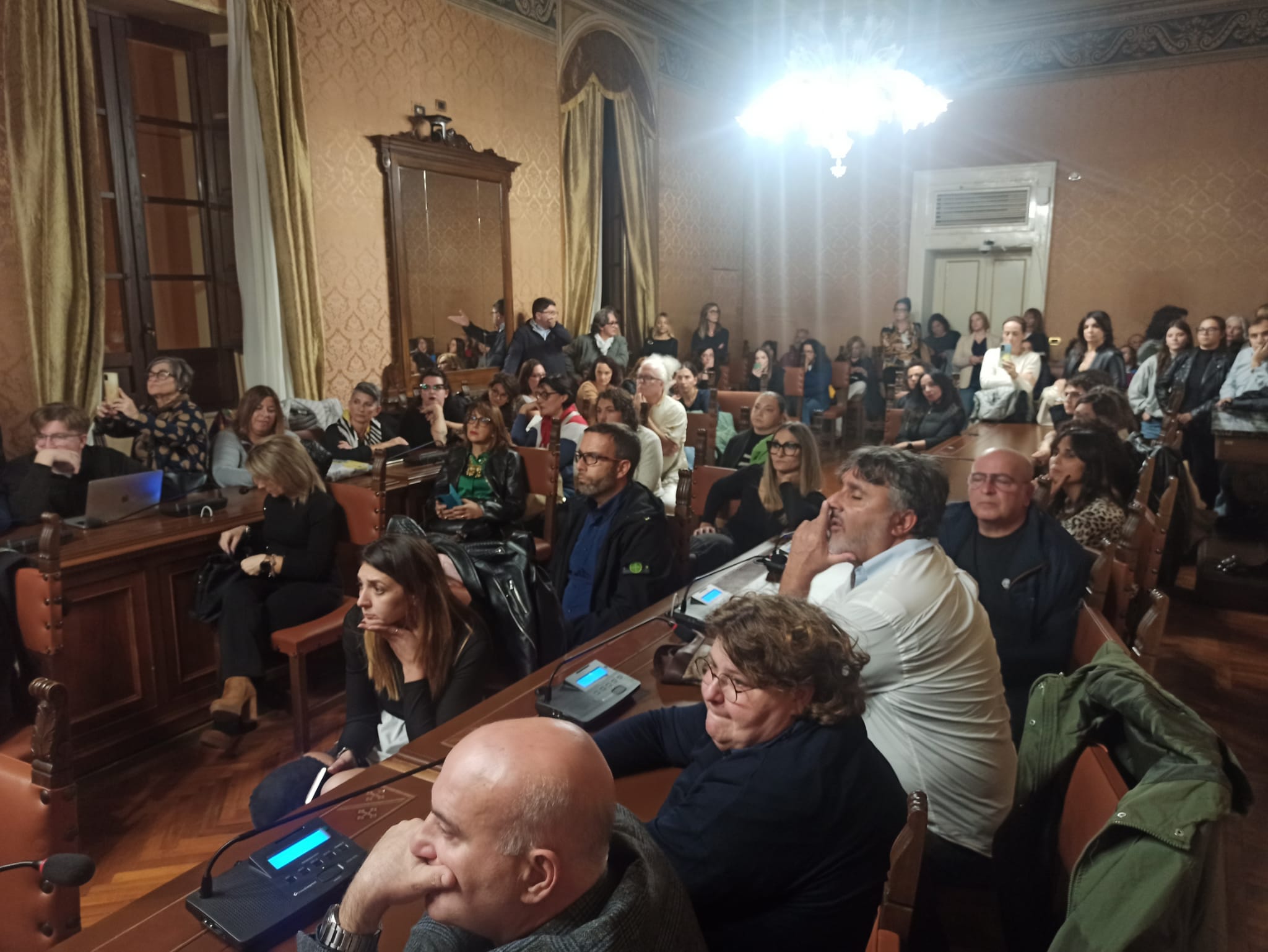 Delfico. I genitori: lo stadio unica alternativa. D’Angelo: Non è roba nostra. D’Alberto: sì, ma, forse, vedremo…