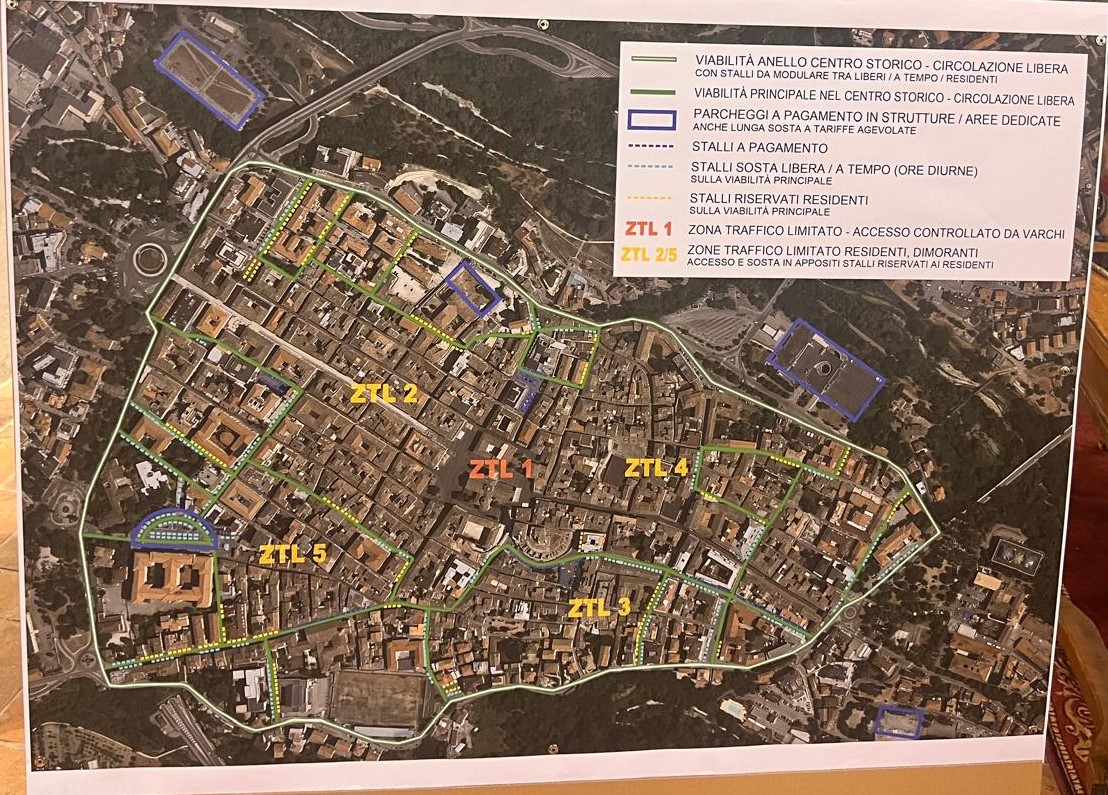 ZTL, parcheggi, scuole e movida al centro dell’assemblea della Macroarea 5. Screening di una città morta. E il Comune…
