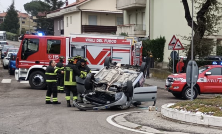 Muore una delle donne coinvolte nell’incidente alla rotonda di Villa Mosca