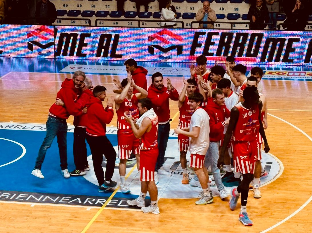 Basket. La Tasp espugna il PalaMaggetti: 75 a 79 sul Roseto 20.20