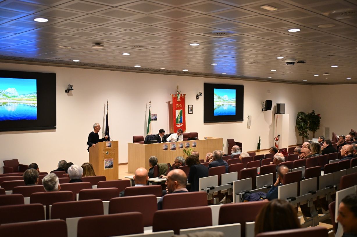 Workshop Traforo: Sondaggi sì, sondaggi no. All’Aquila utile dibattito con tecnici e politici. Assente Marsilio