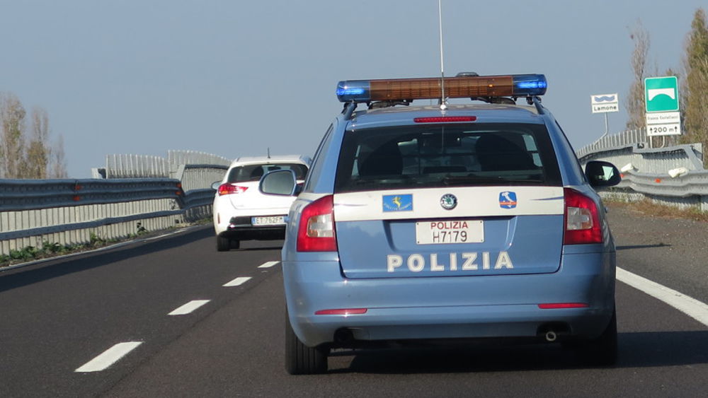 Grazie alla Polizia Stradale, un paziente raggiunge in tempo l’ospedale per il trapianto