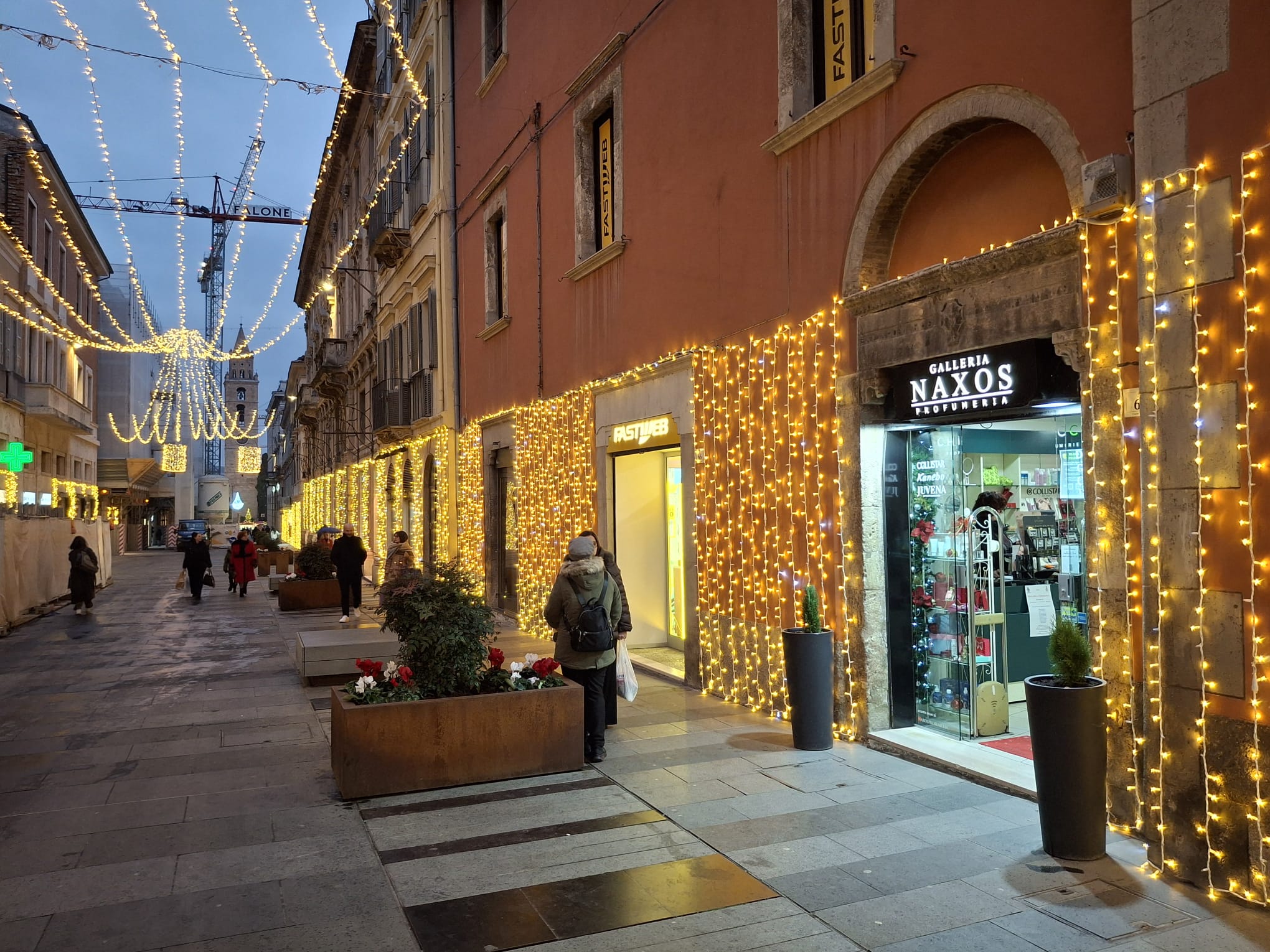 Shopping natalizio in centro: “Prendi la navetta e partecipa al concorso”