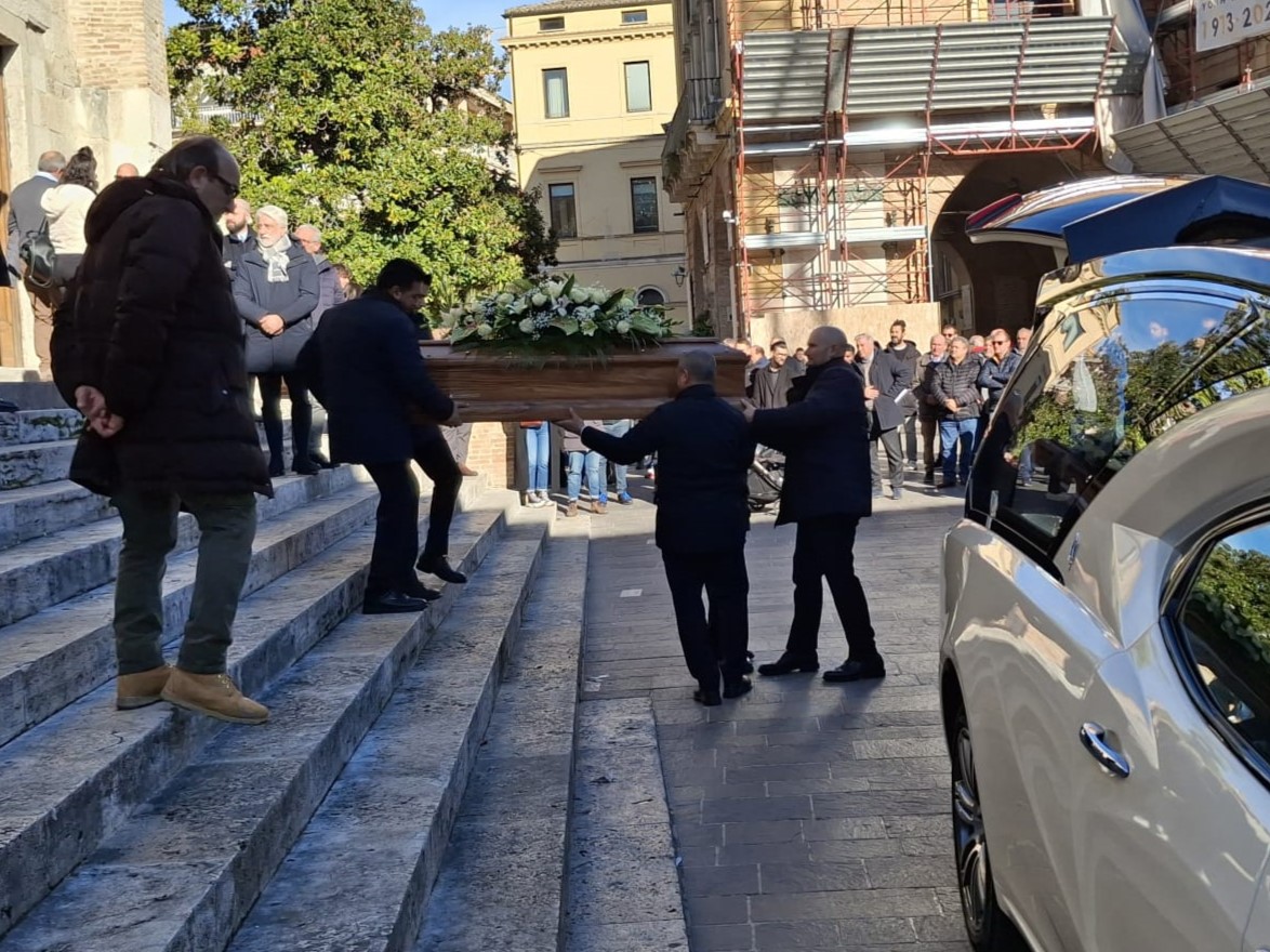 Stamani al Duomo l’Ultimo saluto a Pasquale Cordoni