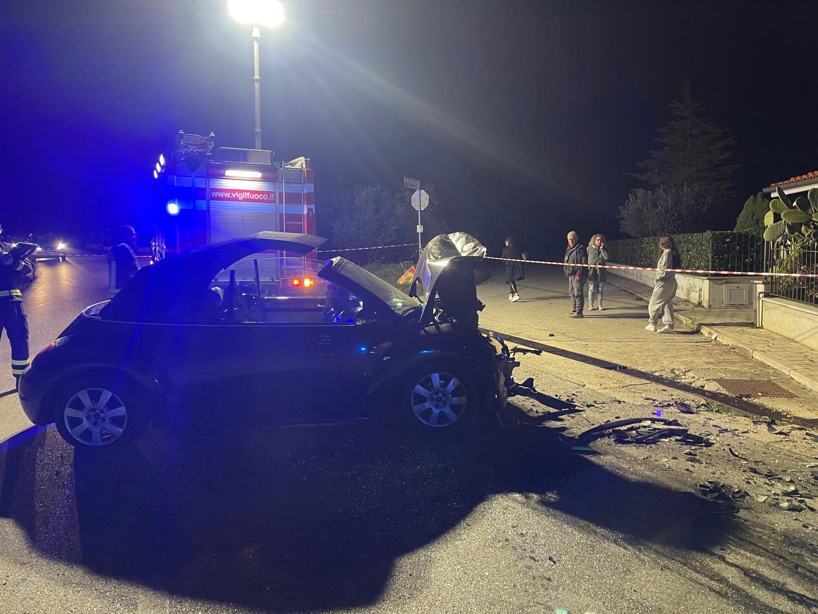 Scontro frontale a Convento di Mosciano: un morto e un ferito grave