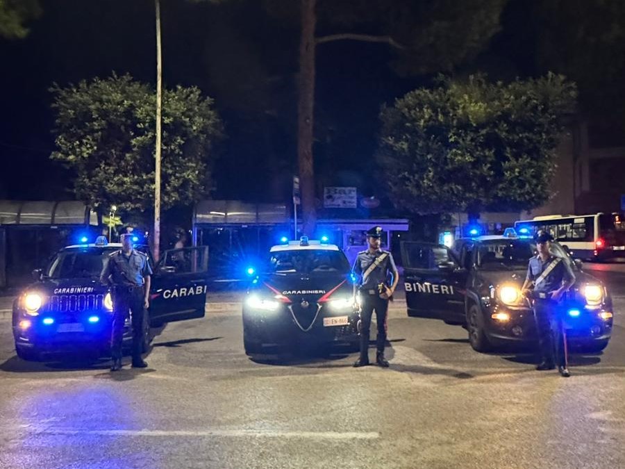 Giovani teramani aggrediti da stranieri in centro. Indagini dei Carabinieri