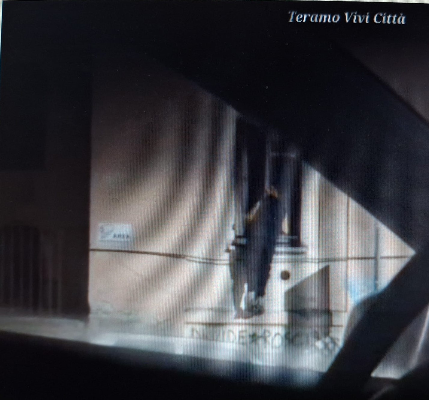 Segnalazione di aggressione: mobilitati i soccorsi, ma era solo un falso allarme. Il problema degli edifici vuoti e incustoditi