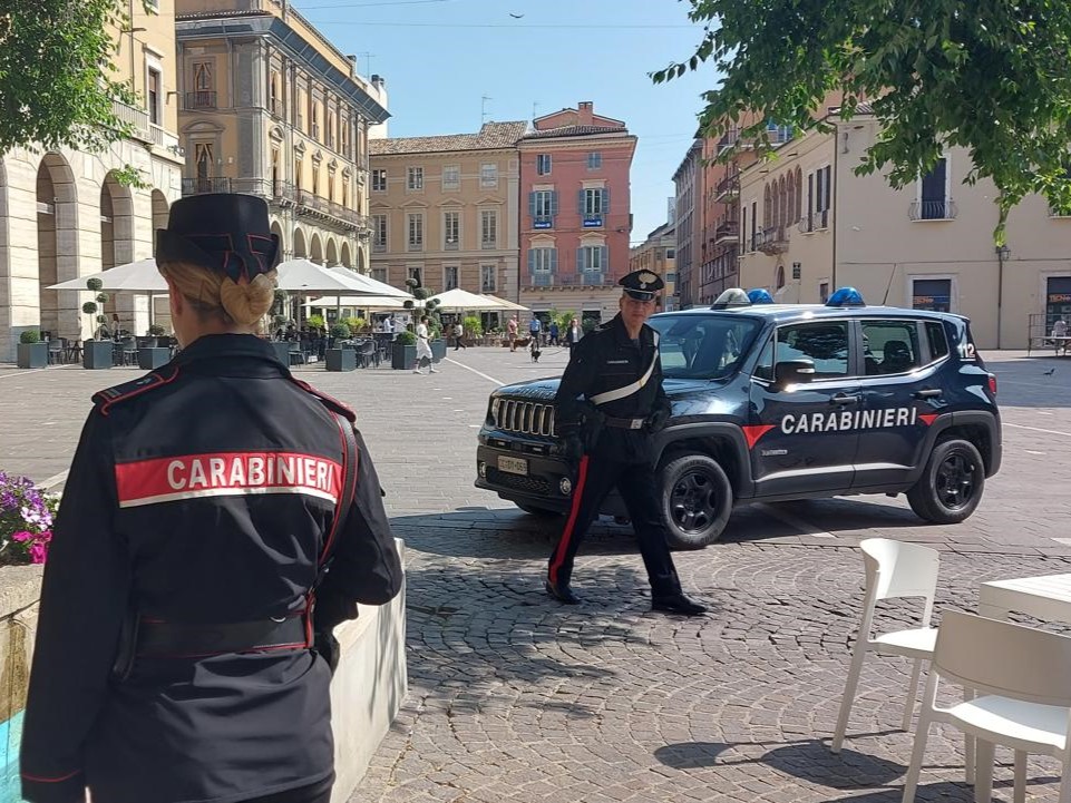 Controlli dei Carabinieri: 62enne in carcere e cinque denunciati per guida in stato di ebbrezza