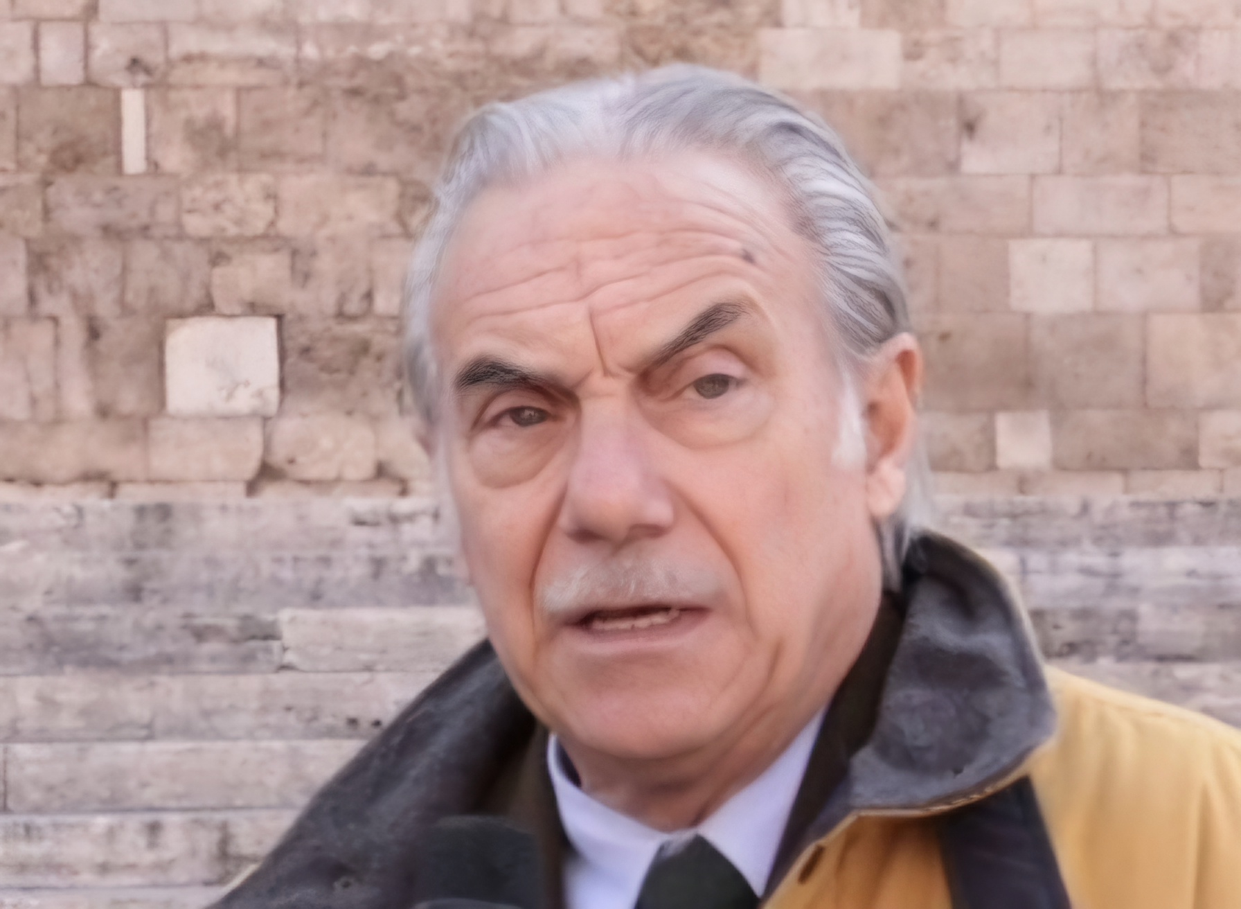 L’ingegner Franco Braga: “Il Delfico e’ sicuro”, e l’architetto Esposito (nella foto) punge il sindaco e invita D’Angelo alle dimissioni