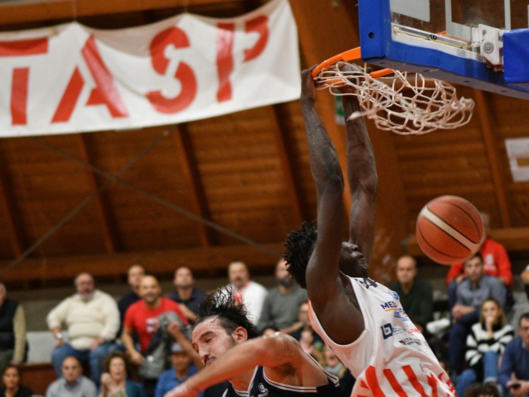 Basket. Dopo la sconfitta col Recanati, la Tasp punta al riscatto. Giovedì all”Acquaviva contro il Porto Recanati