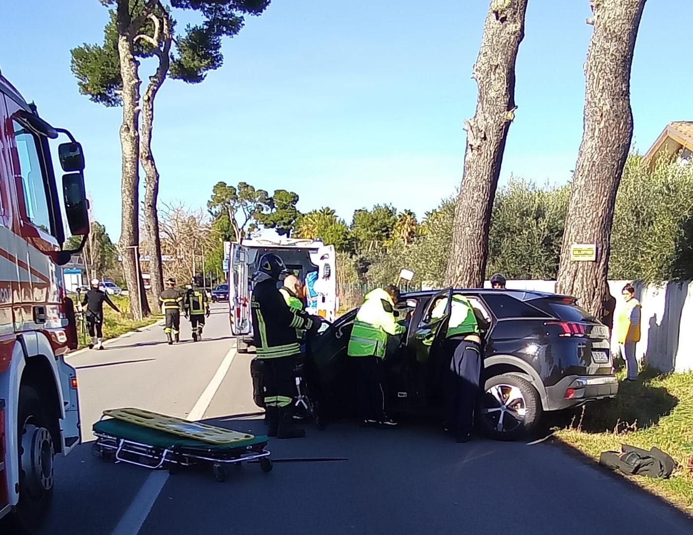 Incidente ss16,Roseto: due feriti-Aggiornamento e foto