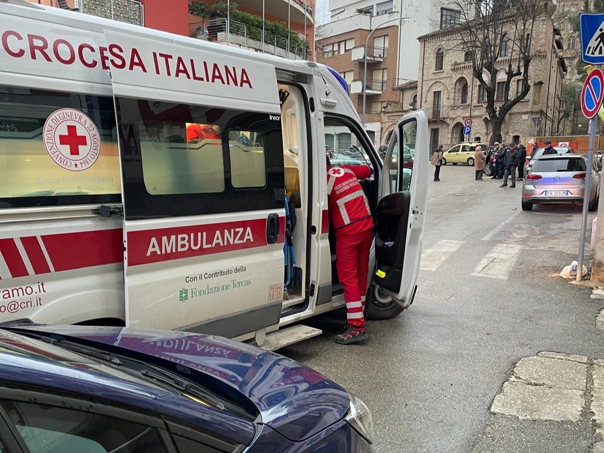 Incidente in Viale Cavour. Danni alle auto e feriti lievi