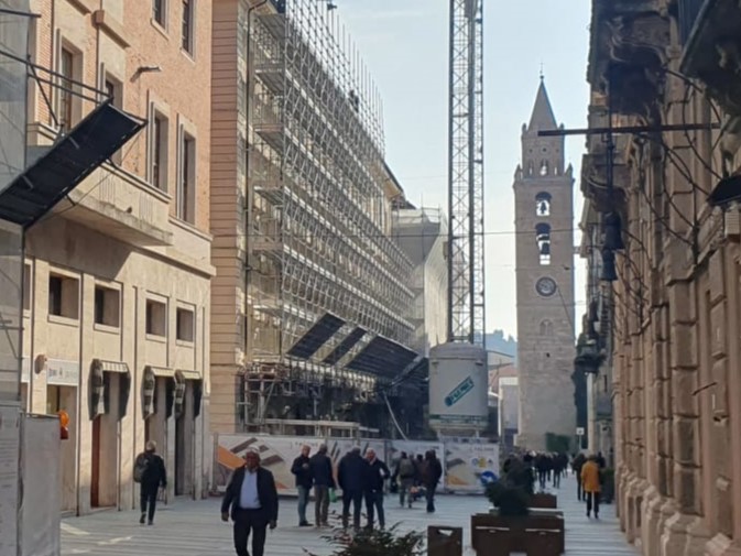 Teramo. D’Alberto: “Occorrono ristori dal Governo per le attività commerciali penalizzate dalla ricostruzione”. Bene, Ma la politica locale non può tirarsi fuori