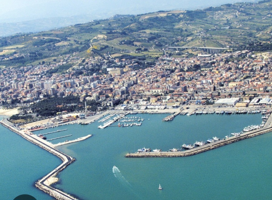 Peschereccio affonda a San Benedetto. L’equipaggio di Martinsicuro Salvato da colleghi