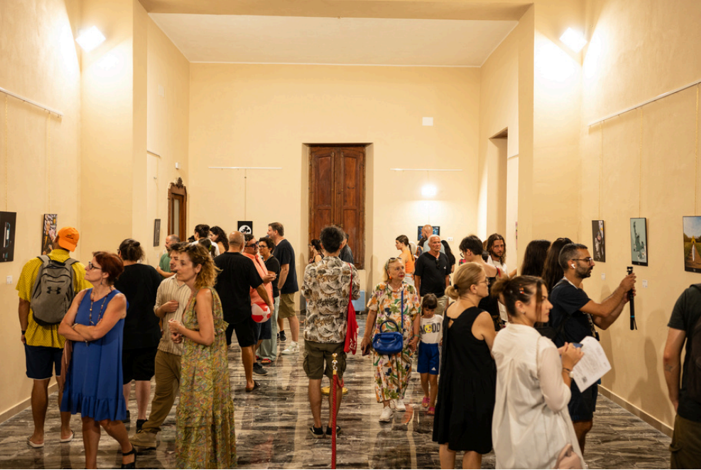 “Villa in Arte” di Roseto: Un Viaggio di Creatività e Successo con Quattro Mostre d’Autore