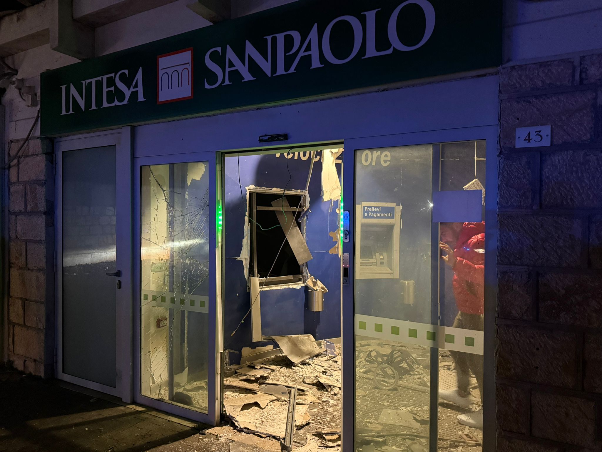 la banda dei Bancomat stavolta buca il colpo