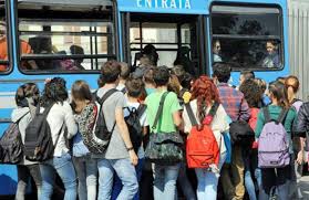 Proroga del servizio di trasporto per gli studenti del convitto Delfico a Teramo