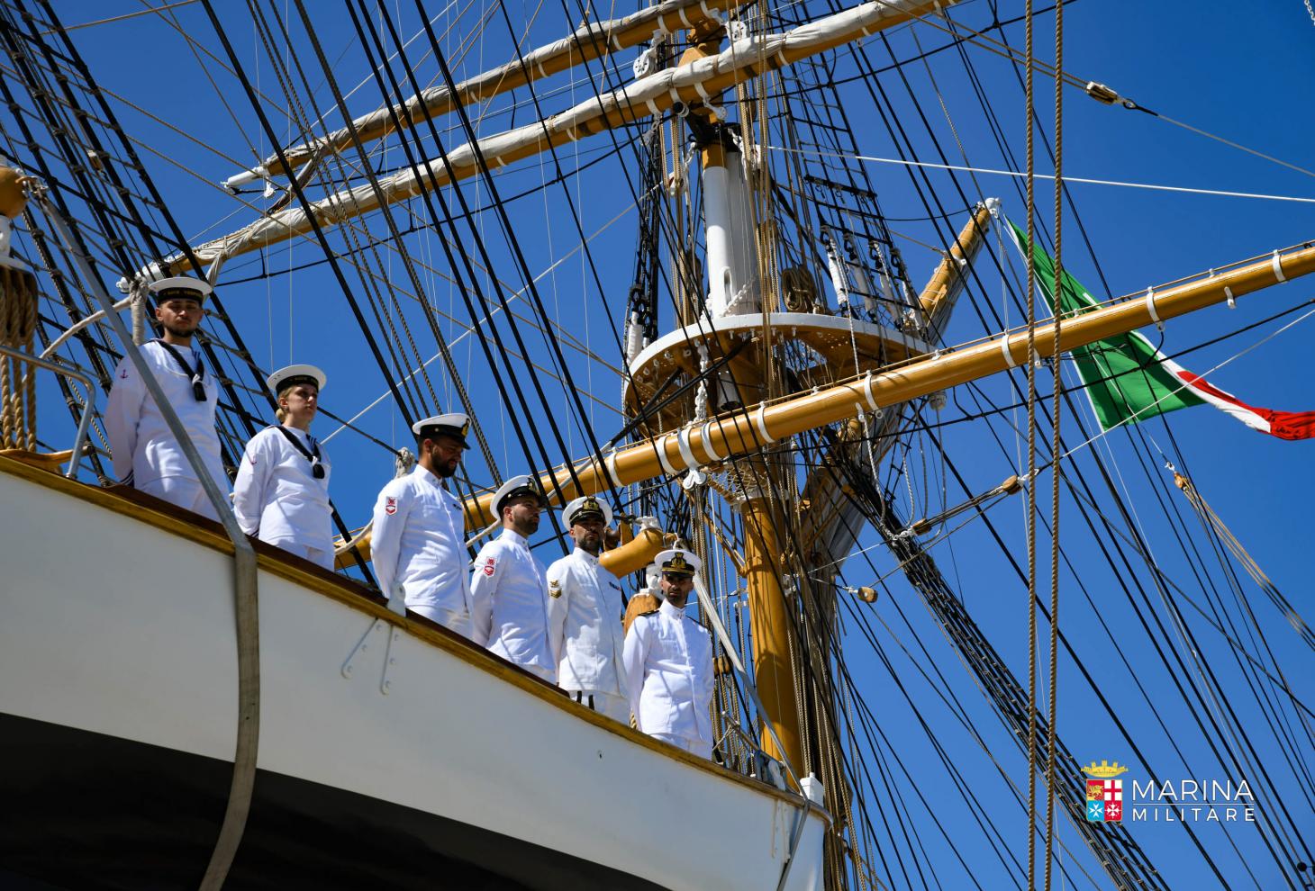 L’Amerigo Vespucci Arriva ad Ortona: Un Orgoglio per l’Abruzzo