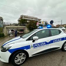 Roseto: Denunciato per abbandono di rifiuti. Fototrappole in arrivo