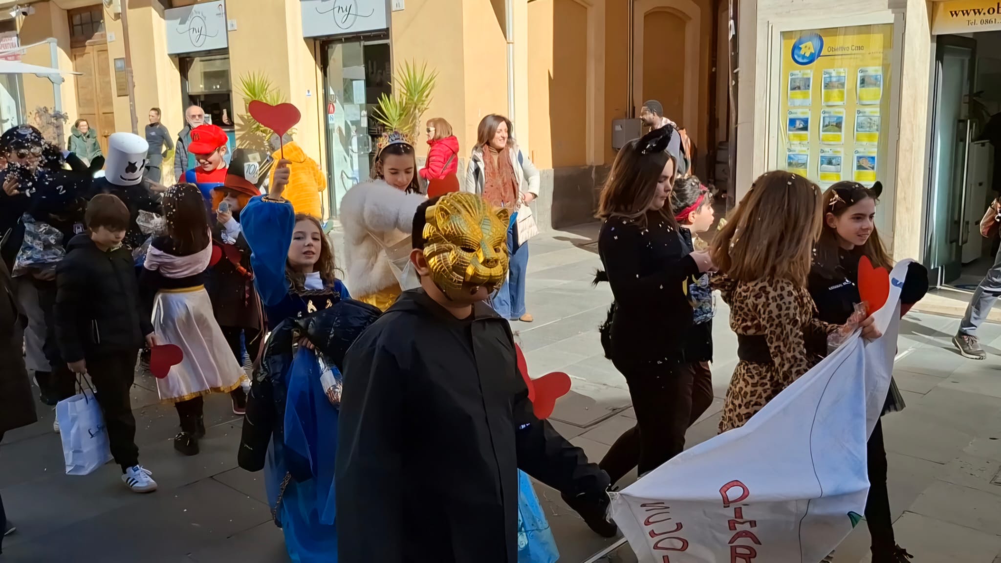(Video) Il carnevale a Teramo lo hanno portato gli studenti