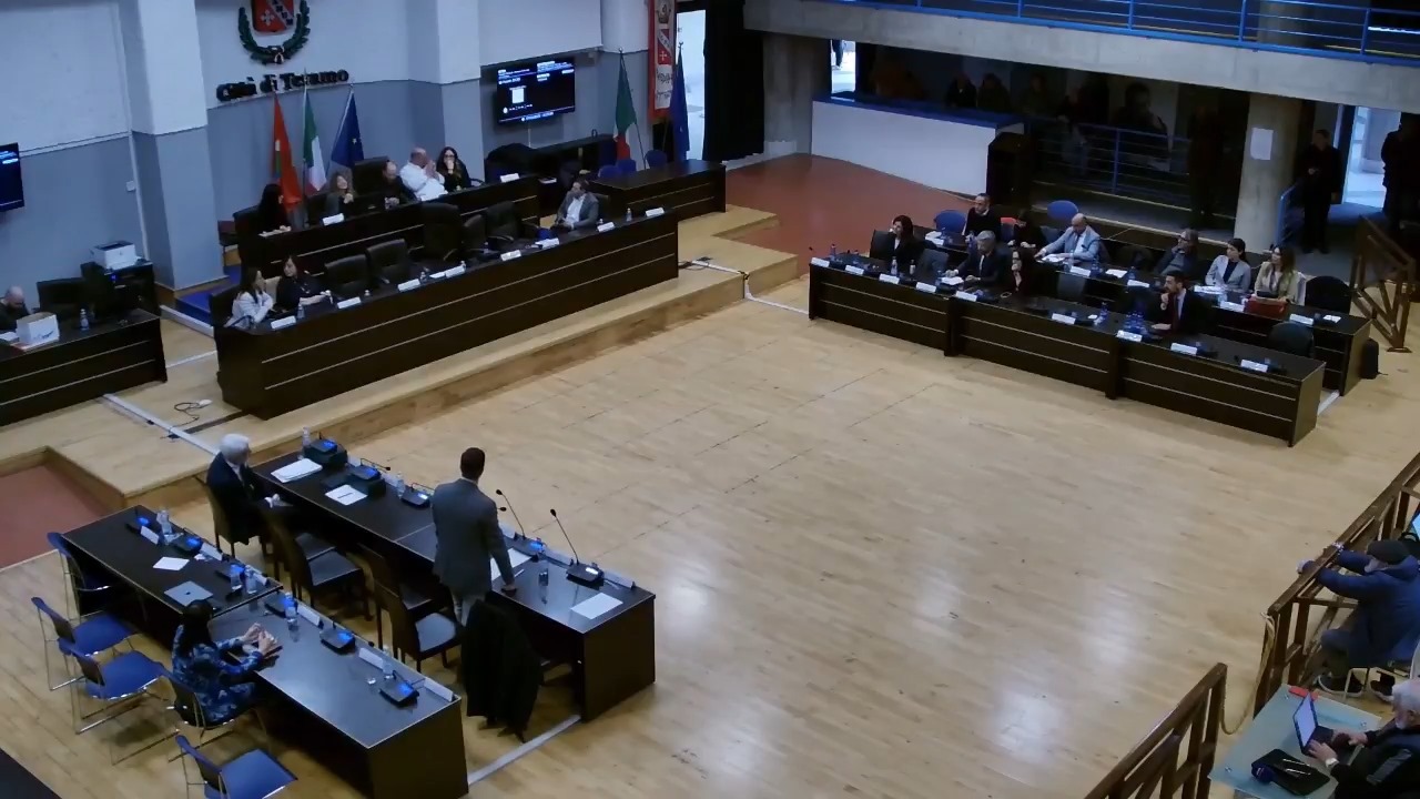 18 si e 9 no: Il “Nuovo” Delfico nascerà alla Cona. E Core guarda a…