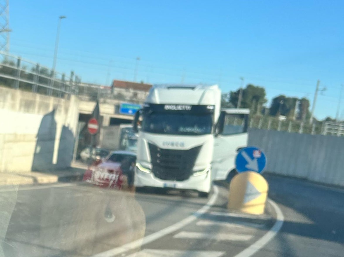 Casello A14 Mosciano. Incidente blocca il traffico
