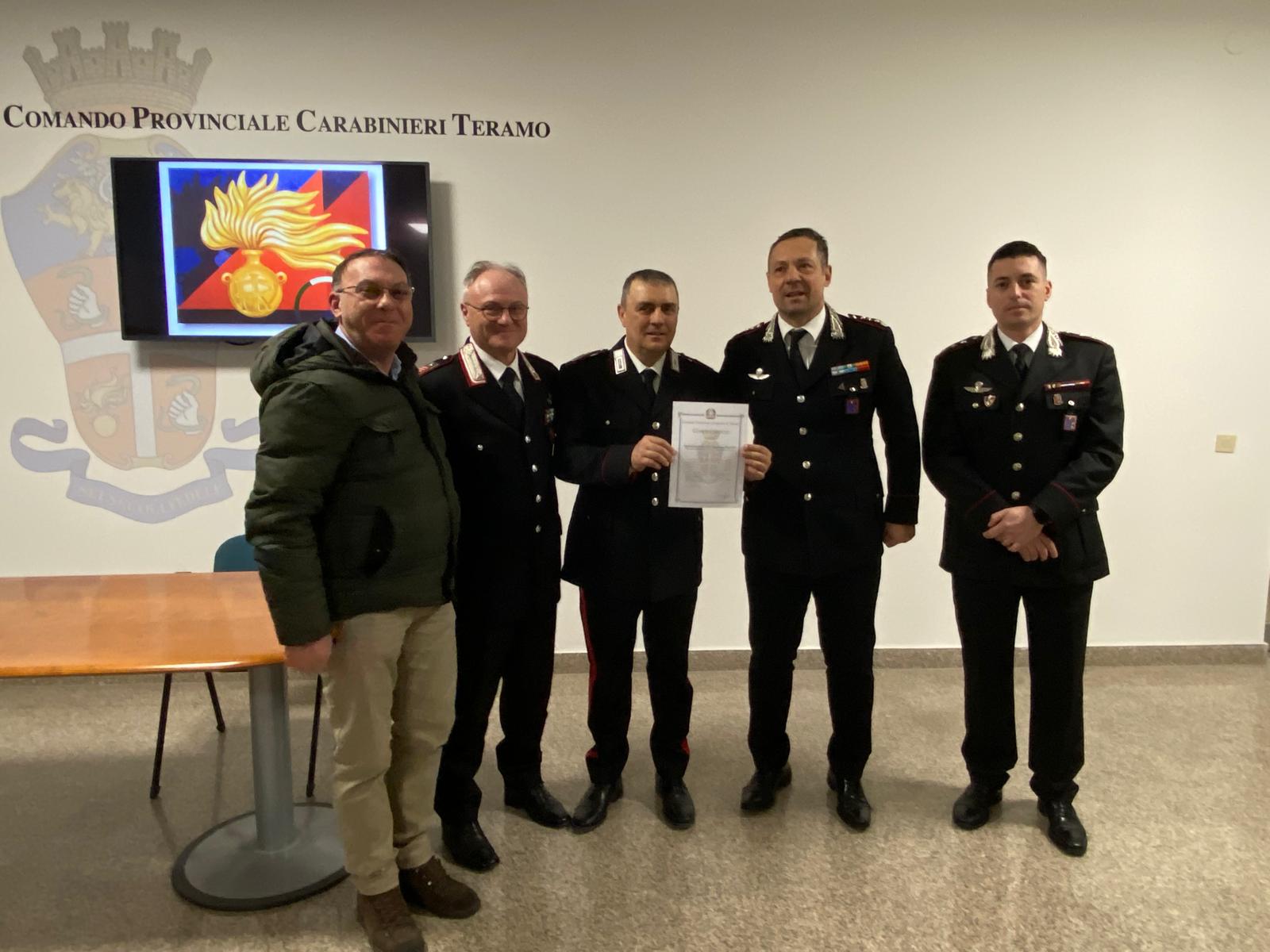 Cerimonia al Comando Carabinieri di teramo. Onoreficenze e congedi