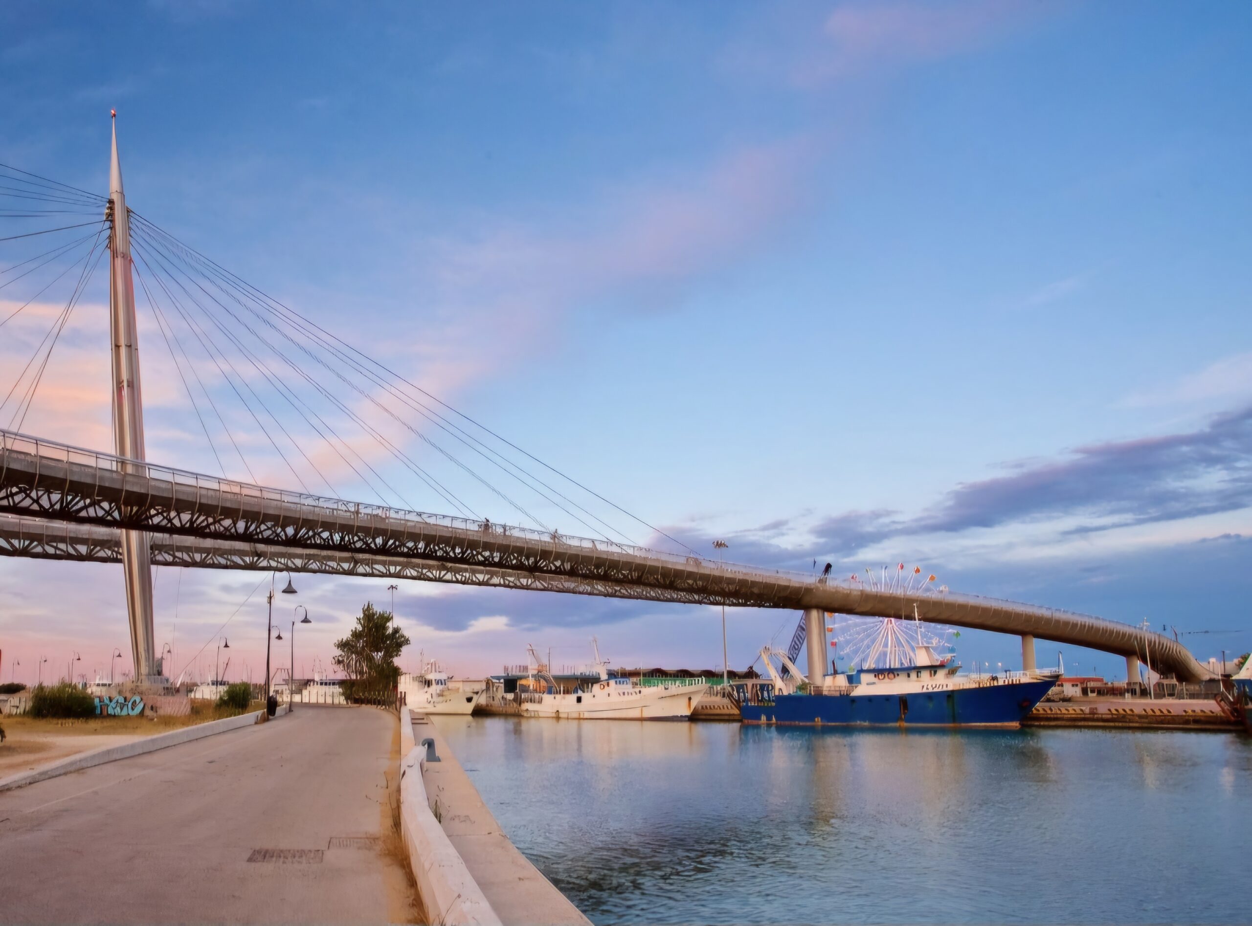 Donna morta nei pressi del Ponte del Mare, a Pescara. Si tratterebbe di suicidio