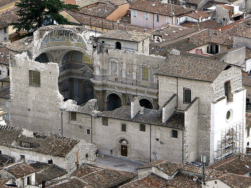 Abruzzo: via libera ai fondi per raddoppio SS 690 e restauro chiesa S. Maria Paganica