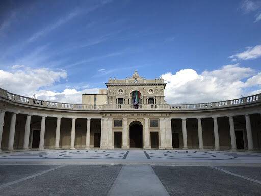 Regione Abruzzo. Teramo: 6 milioni e 800 mila euro per l’adeguamento sismico del 2° lotto O.C. Mazzini – Roseto: Autorizzati alloggi emergenza abitativa – Borse di studio per gli studenti