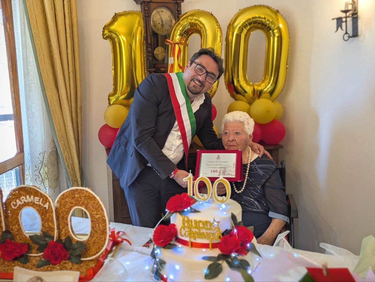 Una targa per Carmela, 100 anni e 9 nipoti