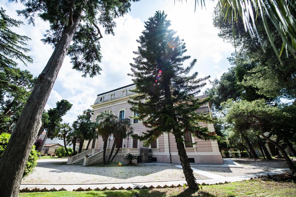 Roseto. “La Primavera non fa una rondine “di Poletti apre la mostra alla Villa