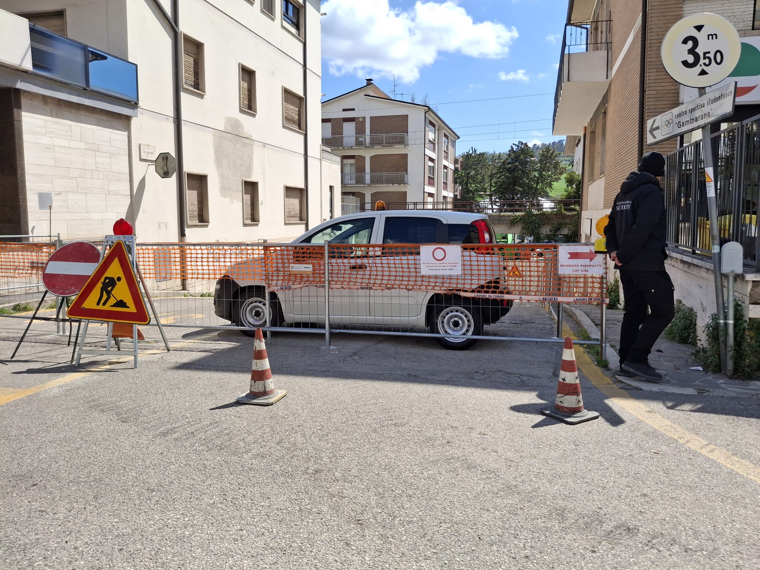 ChIusa al traffico anche via Interamnia
