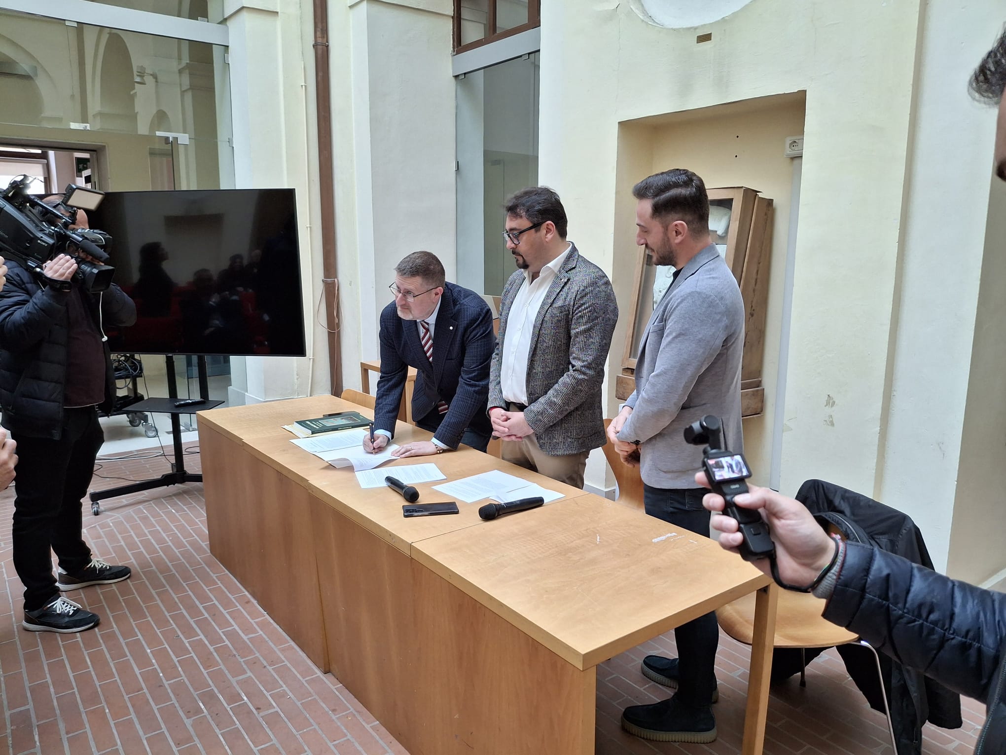 Accordo regione-Comune. La nuova vita della Biblioteca Delfico