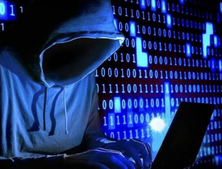 Tredicenne vittima di presunto revenge porn online: adescato e ricattato sui social