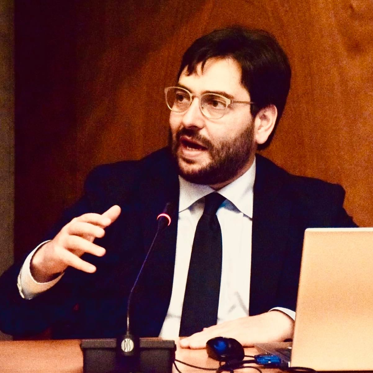 Il PD sul materiale didattico donato da FDI: “No alla propaganda politica nelle scuole”
