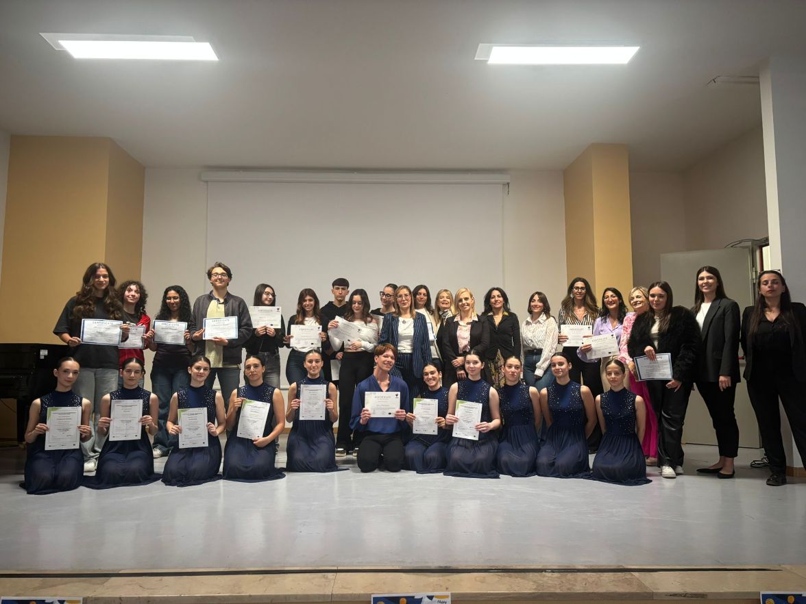 Il Convitto M. Delfico celebra la Festa dell’Europa con Europe Direct ed Erasmus+