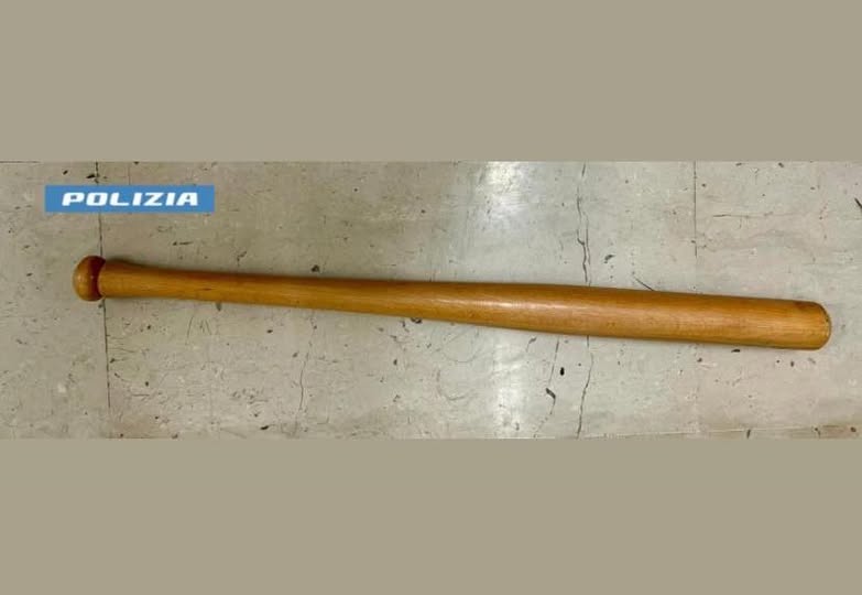 Botte tra vicini con mazza da baseball a Pescara. Quattro denunciati