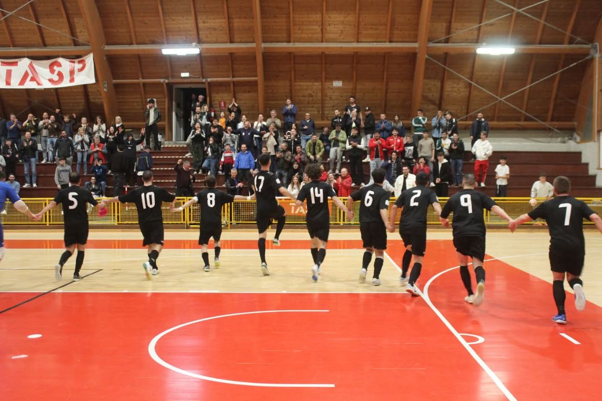 Calcio a 5. Playoff Serie B, Teramo si prepara allo storico quarto di finale tra Lisciani e Jesi