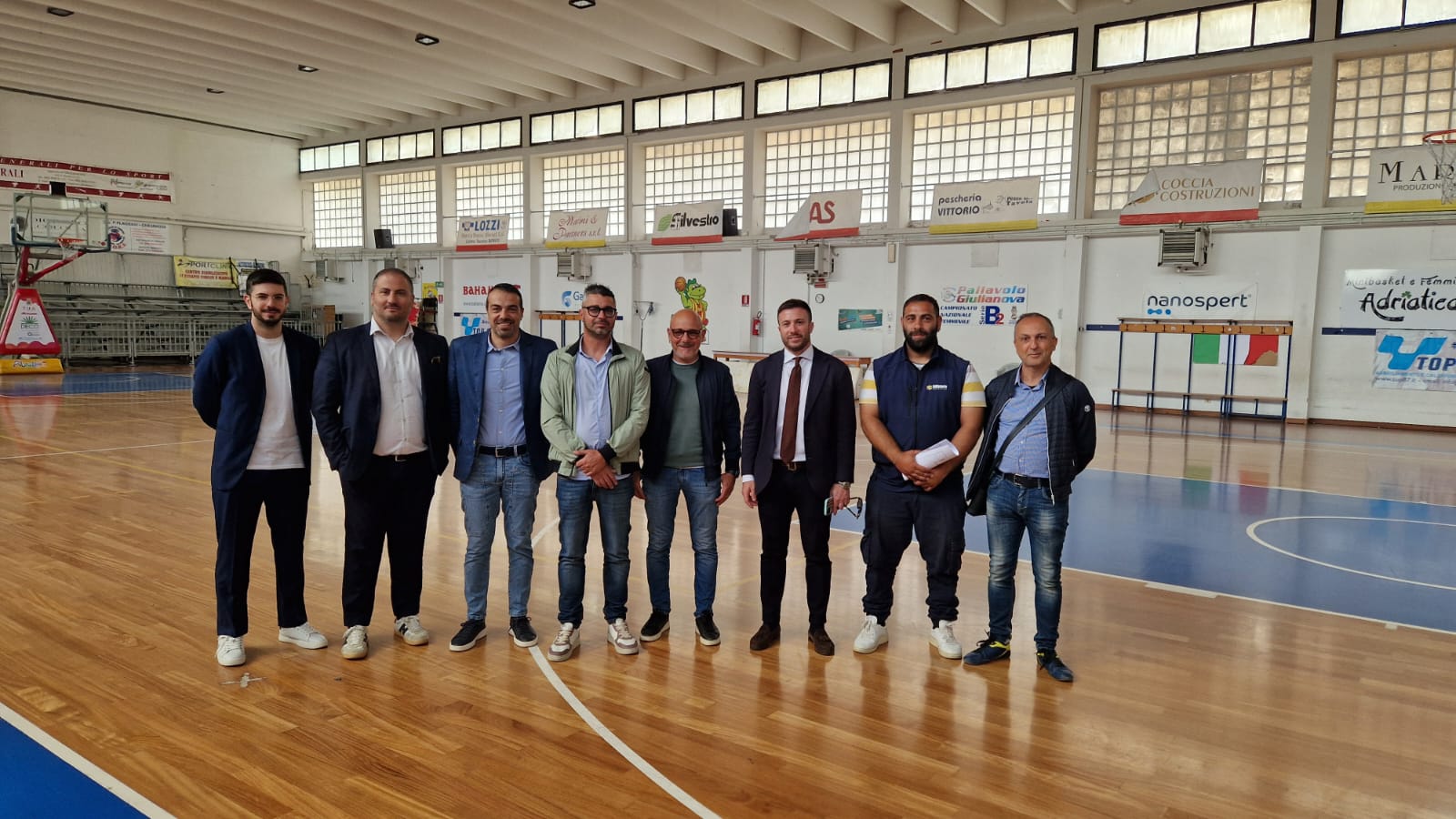 Giulianova, il PalaCastrum si rifà il look: nuova tribuna e adeguamento per 400 posti