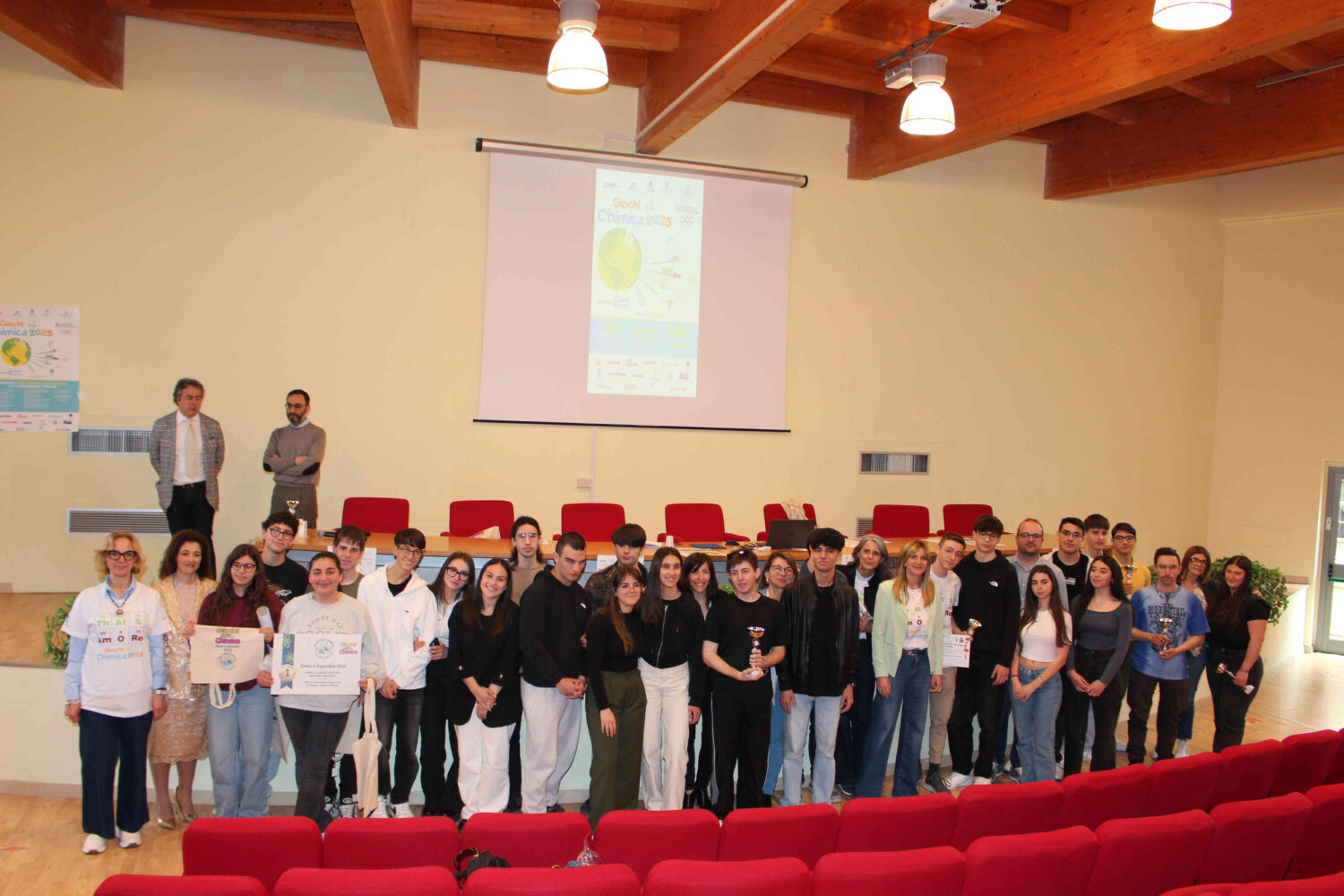 Giochi della Chimica 2025: Premiati i Talenti Regionali, Volo a Firenze per i Vincitori