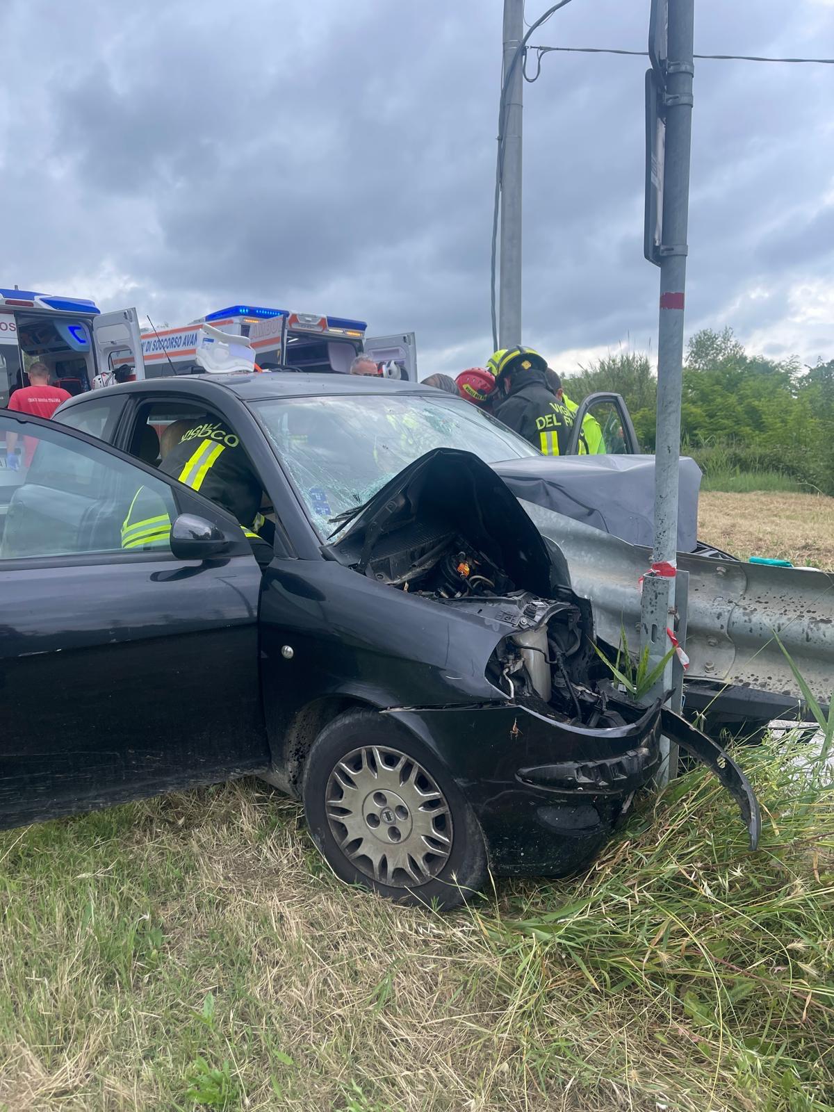 2 persone gravemente ferite in incidente a Pineto.
